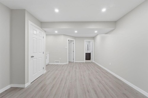 34 Lavender Manor Se, Calgary, AB - Indoor Photo Showing Other Room