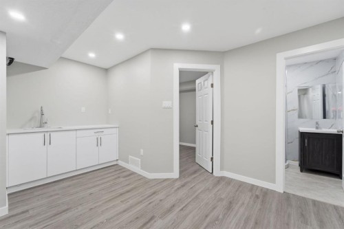 34 Lavender Manor Se, Calgary, AB - Indoor Photo Showing Other Room