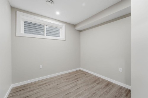 34 Lavender Manor Se, Calgary, AB - Indoor Photo Showing Other Room