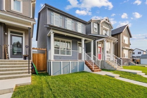 34 Lavender Manor Se, Calgary, AB - Outdoor With Facade