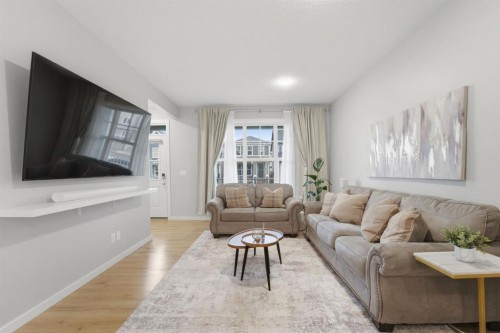 34 Lavender Manor Se, Calgary, AB - Indoor Photo Showing Living Room