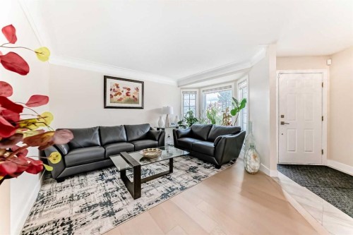 7165 California Boulevard Ne, Calgary, AB - Indoor Photo Showing Living Room