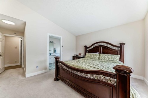 7165 California Boulevard Ne, Calgary, AB - Indoor Photo Showing Bedroom