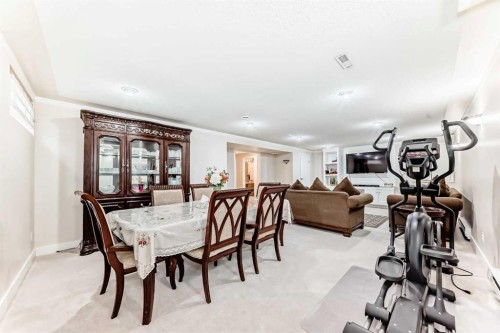 7165 California Boulevard Ne, Calgary, AB - Indoor Photo Showing Dining Room
