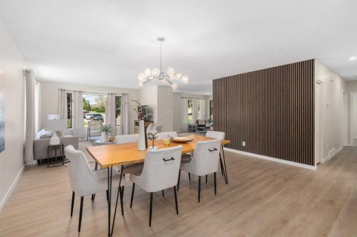 487 Arlington Drive Se, Calgary, AB - Indoor Photo Showing Other Room