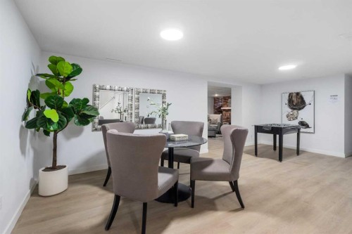 487 Arlington Drive Se, Calgary, AB - Indoor Photo Showing Living Room