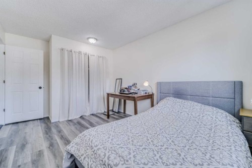 112 Edgedale Way, Calgary, AB - Indoor Photo Showing Bedroom