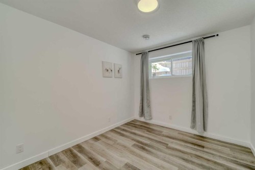 112 Edgedale Way, Calgary, AB - Indoor Photo Showing Other Room
