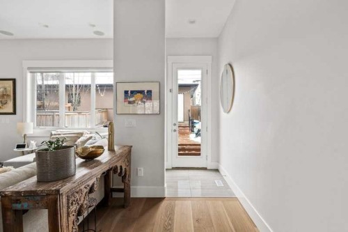 3917 16 Street Sw, Calgary, AB - Indoor Photo Showing Other Room