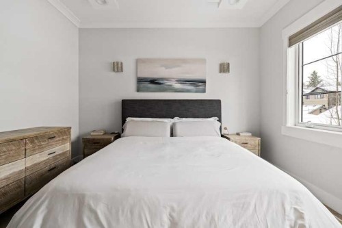 3917 16 Street Sw, Calgary, AB - Indoor Photo Showing Bedroom