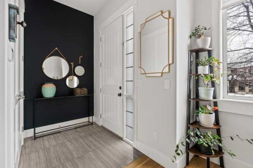 3917 16 Street Sw, Calgary, AB - Indoor Photo Showing Other Room