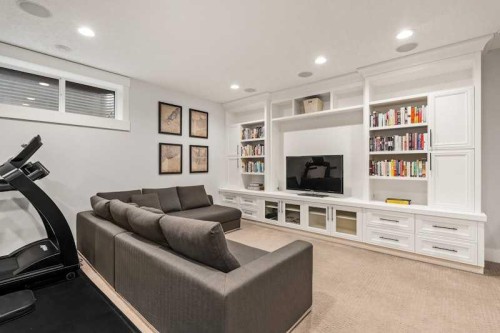 3917 16 Street Sw, Calgary, AB - Indoor