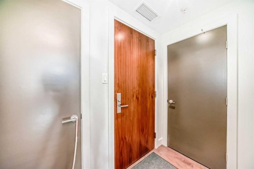 507-10 Shawnee Hill Sw, Calgary, AB - Indoor Photo Showing Other Room