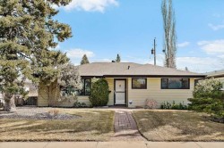 5811 Londonderry Crescent SW Calgary, AB T3E 5X7