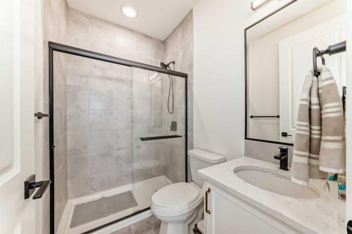137 Verity Manor Sw, Calgary, AB - Indoor Photo Showing Bathroom