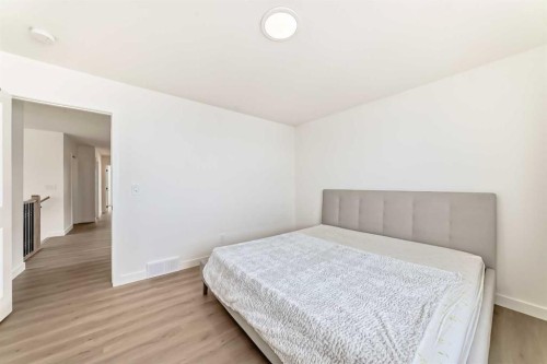 137 Verity Manor Sw, Calgary, AB - Indoor Photo Showing Bedroom