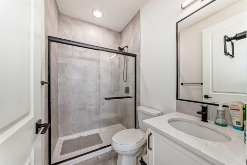 137 Verity Manor Sw, Calgary, AB - Indoor Photo Showing Bathroom