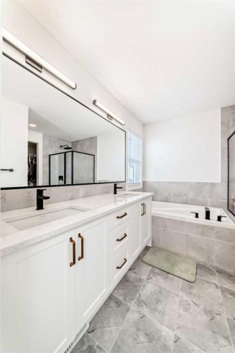 137 Verity Manor Sw, Calgary, AB - Indoor Photo Showing Bathroom