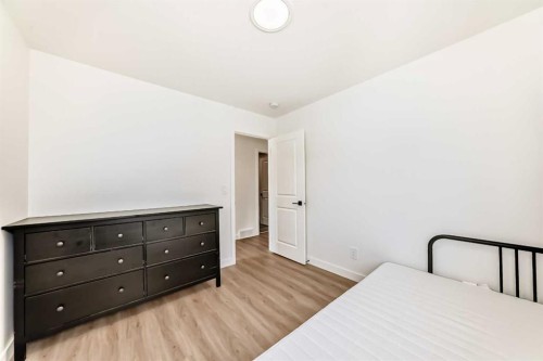 137 Verity Manor Sw, Calgary, AB - Indoor Photo Showing Bedroom