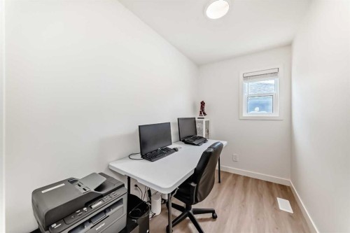137 Verity Manor Sw, Calgary, AB - Indoor Photo Showing Office