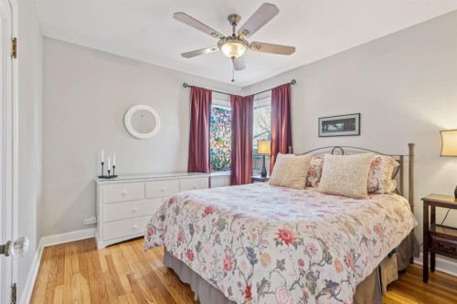 1628 9 Street Nw, Calgary, AB - Indoor Photo Showing Bedroom