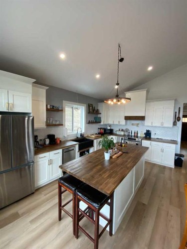 33143 Range Road 60, Rural Mountain View County, AB - Indoor