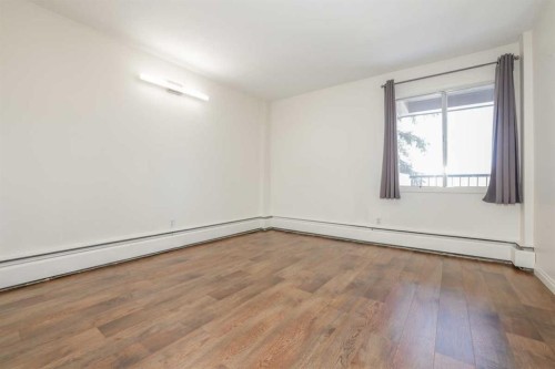 35B-231 Heritage Drive Se, Calgary, AB - Indoor Photo Showing Other Room