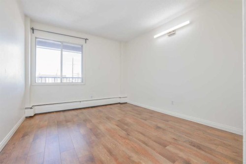 35B-231 Heritage Drive Se, Calgary, AB - Indoor Photo Showing Other Room