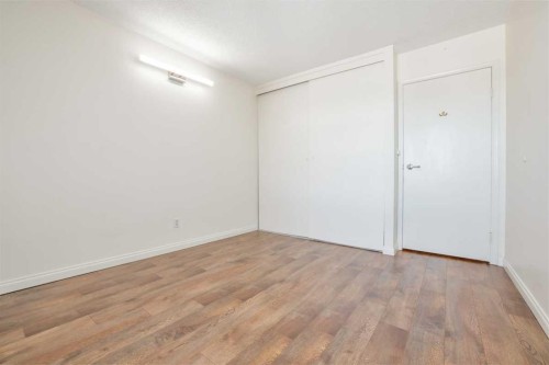 35B-231 Heritage Drive Se, Calgary, AB - Indoor Photo Showing Other Room