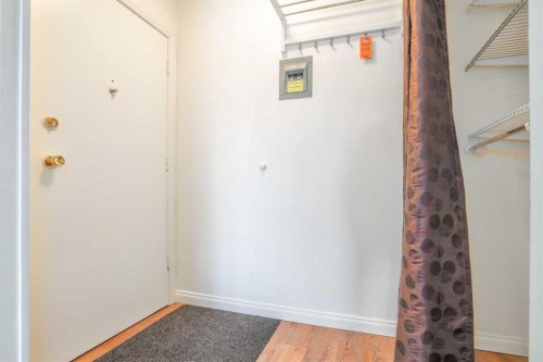 35B-231 Heritage Drive Se, Calgary, AB - Indoor Photo Showing Other Room
