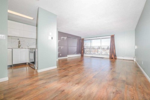 35B-231 Heritage Drive Se, Calgary, AB - Indoor Photo Showing Other Room