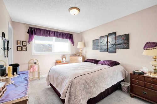 51 Bermondsey Place Nw, Calgary, AB - Indoor Photo Showing Bedroom
