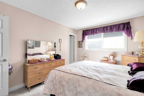 51 Bermondsey Place Nw, Calgary, AB - Indoor Photo Showing Bedroom