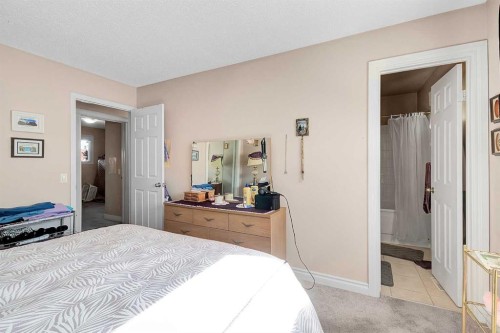 51 Bermondsey Place Nw, Calgary, AB - Indoor Photo Showing Bedroom
