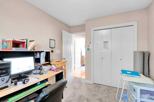 51 Bermondsey Place Nw, Calgary, AB - Indoor