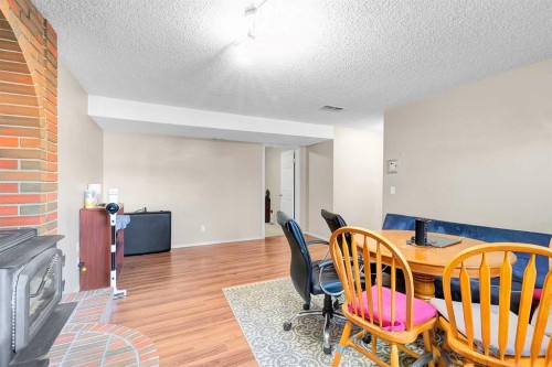 51 Bermondsey Place Nw, Calgary, AB - Indoor