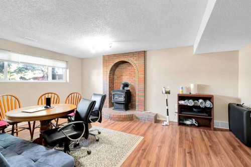 51 Bermondsey Place Nw, Calgary, AB - Indoor Photo Showing Office