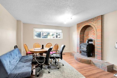 51 Bermondsey Place Nw, Calgary, AB - Indoor