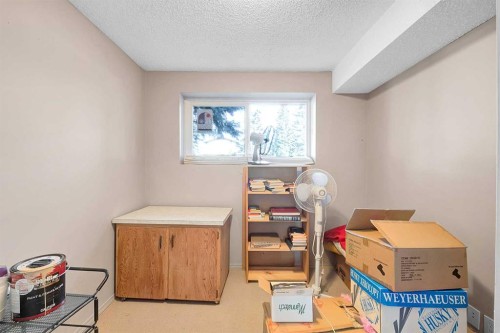 51 Bermondsey Place Nw, Calgary, AB - Indoor