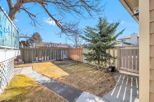 51 Bermondsey Place Nw, Calgary, AB - Outdoor