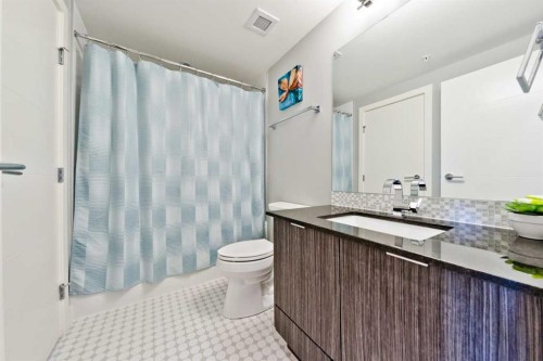 1704-930 6 Avenue Sw, Calgary, AB - Indoor Photo Showing Bathroom