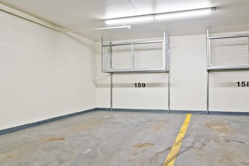 1704-930 6 Avenue Sw, Calgary, AB - Indoor Photo Showing Garage