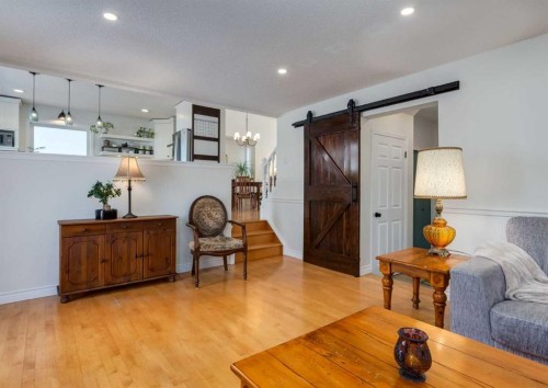 109 Sundown Place Se, Calgary, AB - Indoor