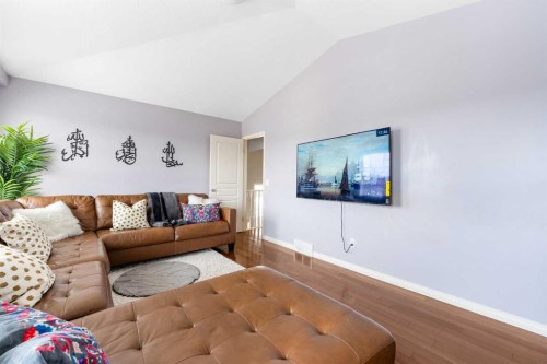 72 Panamount Heights Nw, Calgary, AB - Indoor Photo Showing Living Room