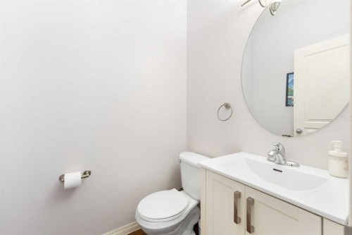 72 Panamount Heights Nw, Calgary, AB - Indoor Photo Showing Bathroom