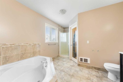72 Panamount Heights Nw, Calgary, AB - Indoor Photo Showing Bathroom