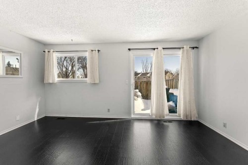 56-5520 1 Avenue Se, Calgary, AB - Indoor Photo Showing Other Room