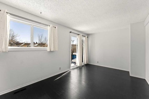 56-5520 1 Avenue Se, Calgary, AB - Indoor Photo Showing Other Room