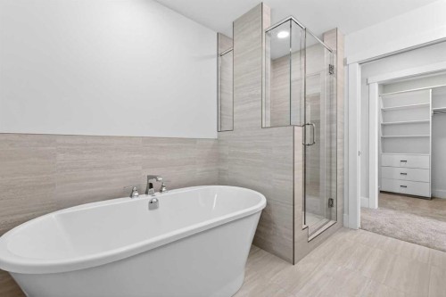 2012 37 Avenue Sw, Calgary, AB - Indoor Photo Showing Bathroom