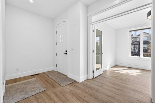 2012 37 Avenue Sw, Calgary, AB - Indoor Photo Showing Other Room